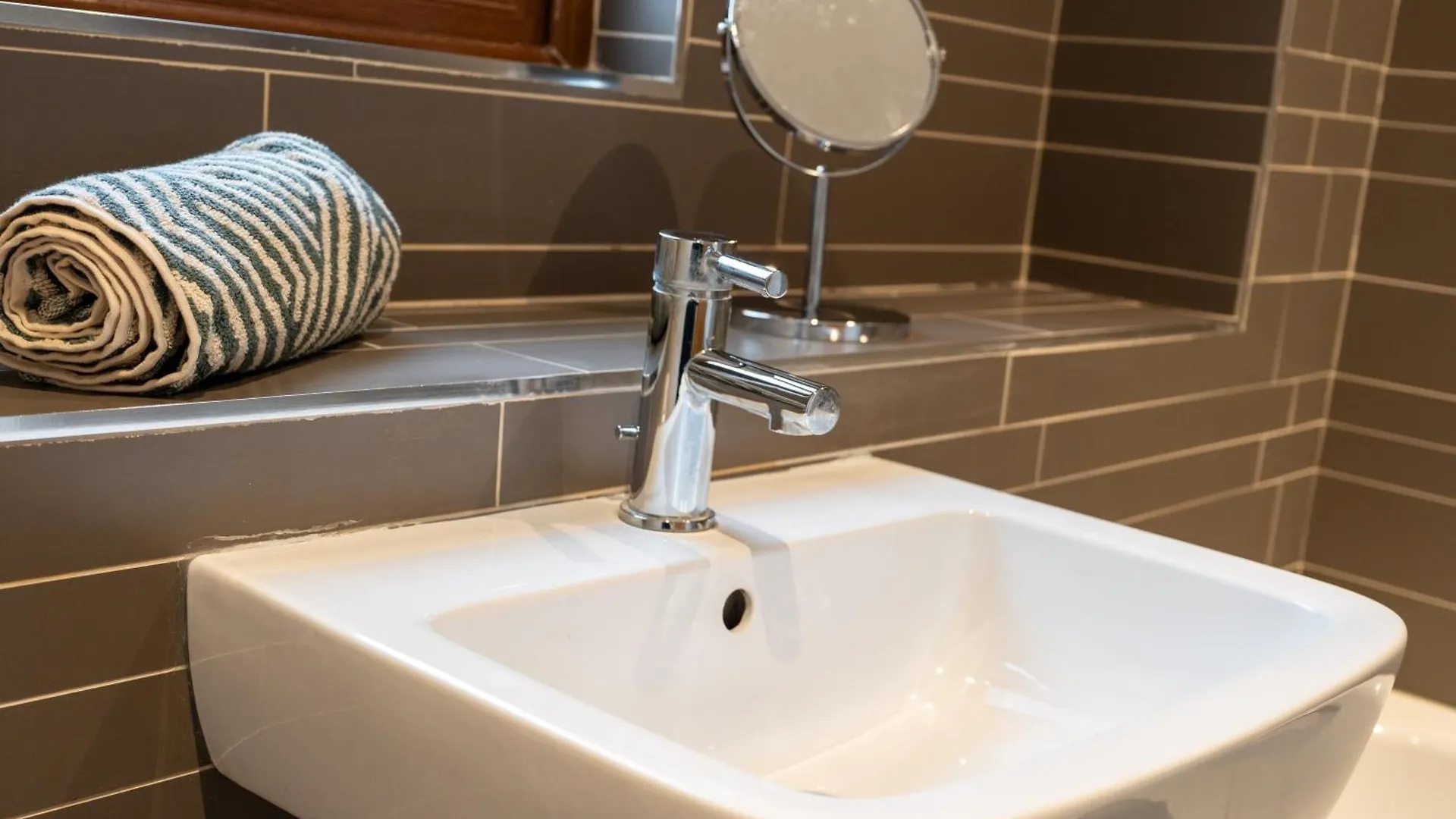 Grovefield Getaway Vila Belfast 0*,